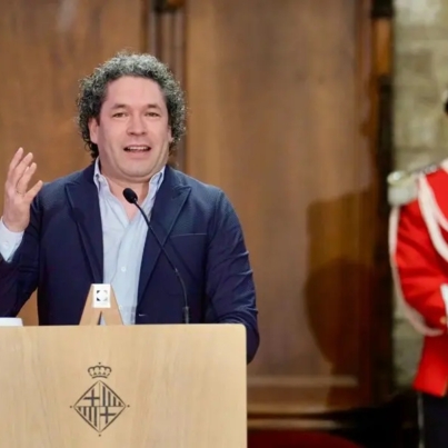 gustavo-dudamel-recibio-premio-amigo-de-barcelona-por-su-trayectoria-musical-153739