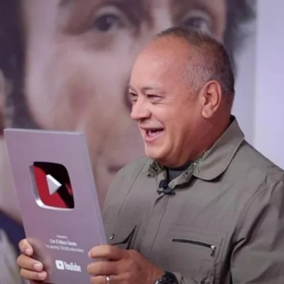 youtube-otorga-placa-a-diosdado-cabello-por-su-programa-con-el-mazo-dando-155821