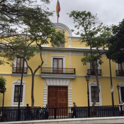 casa-amarilla-en-caracas-157109