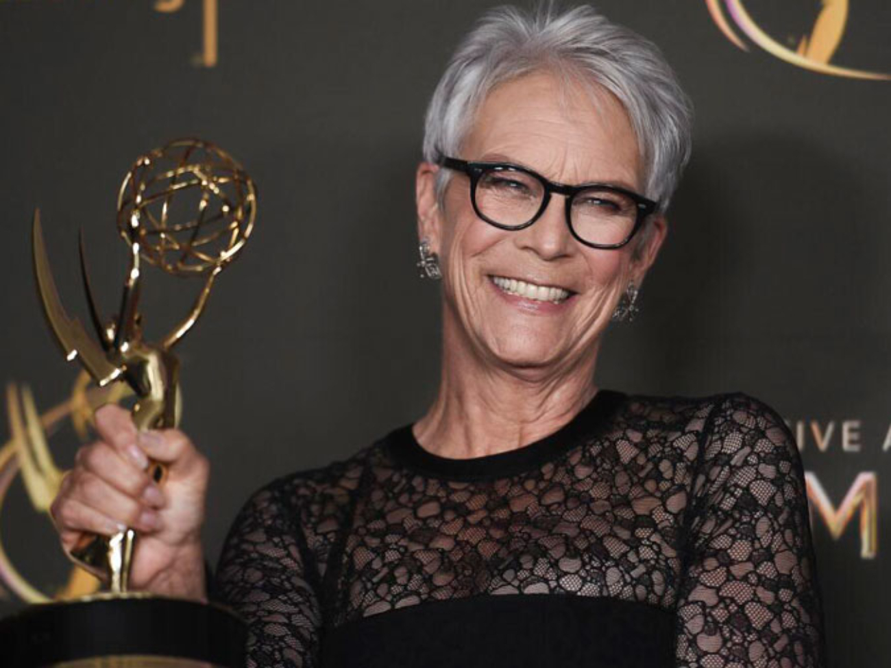 jamie-lee-curtis-gana-su-primer-emmy-27865