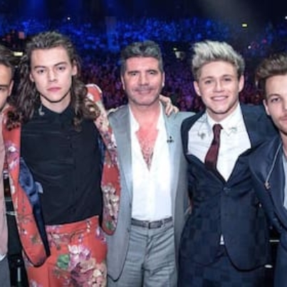 simon-cowell-junto-a-cuatro-de-los-one-direction-DPZYVD5CWZFXLN2XAPO4HCP7HY