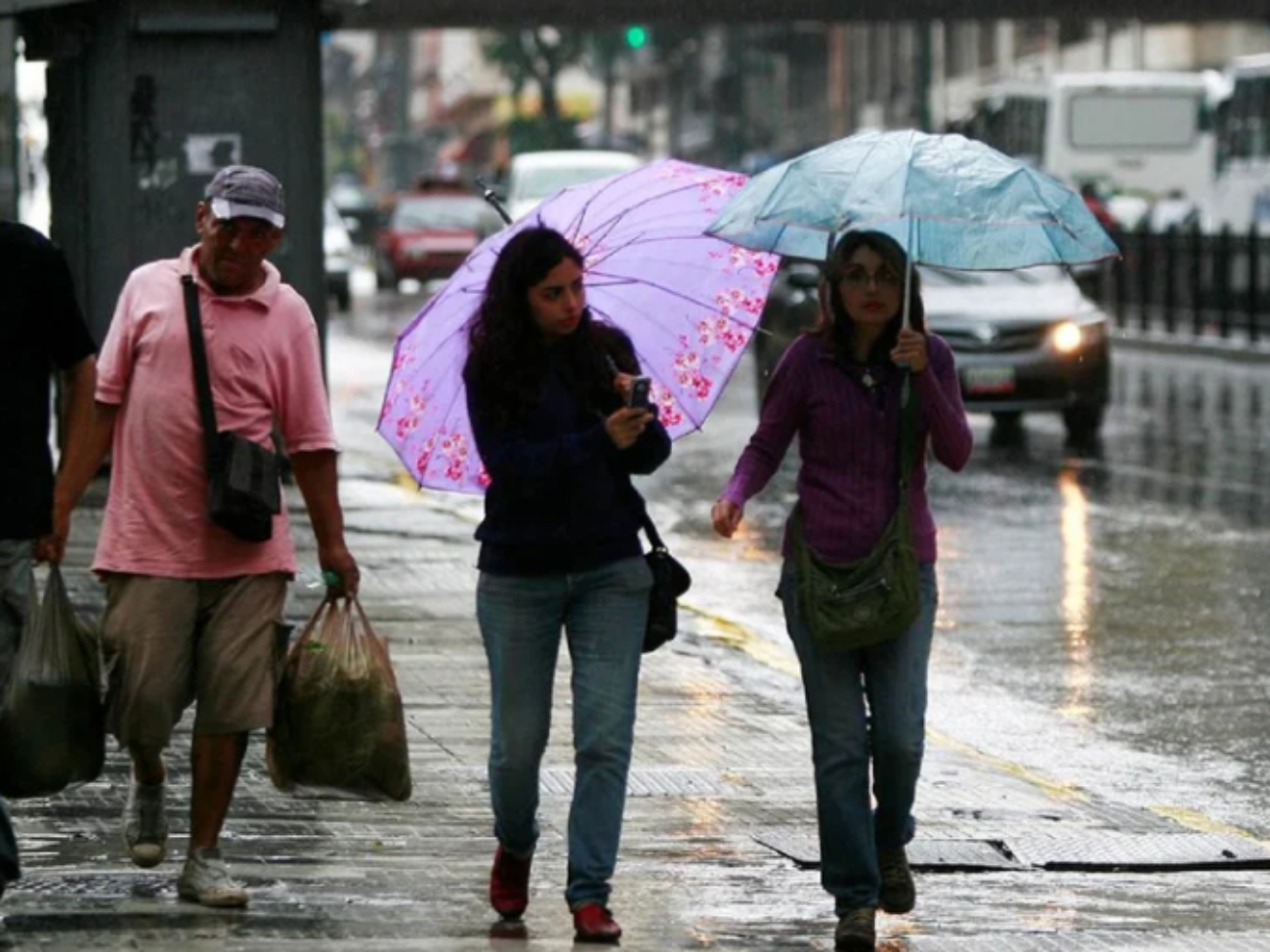 cortesia-lluvias-en-caracas-29514