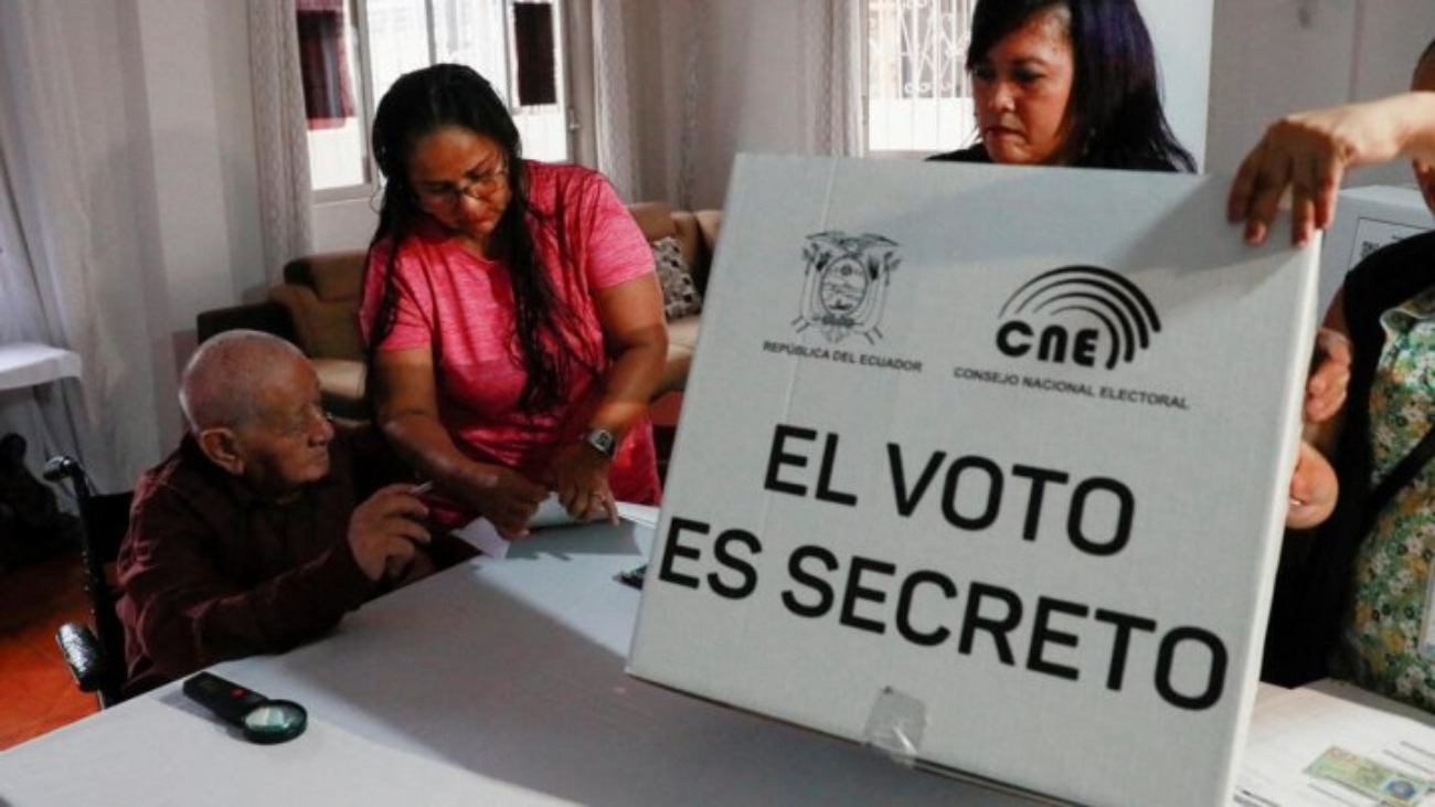 2025-02-07t140323z_1804802182_rc2hpcaqlj8m_rtrmadp_3_ecuador-election-security-daf9f