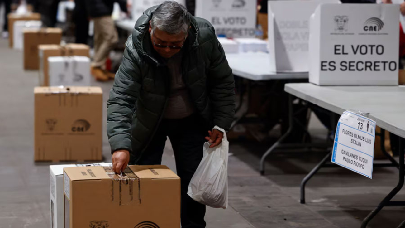 se-inicia-la-votacion-en-la-jornada-de-elecciones-generales-de-ecuador-36037