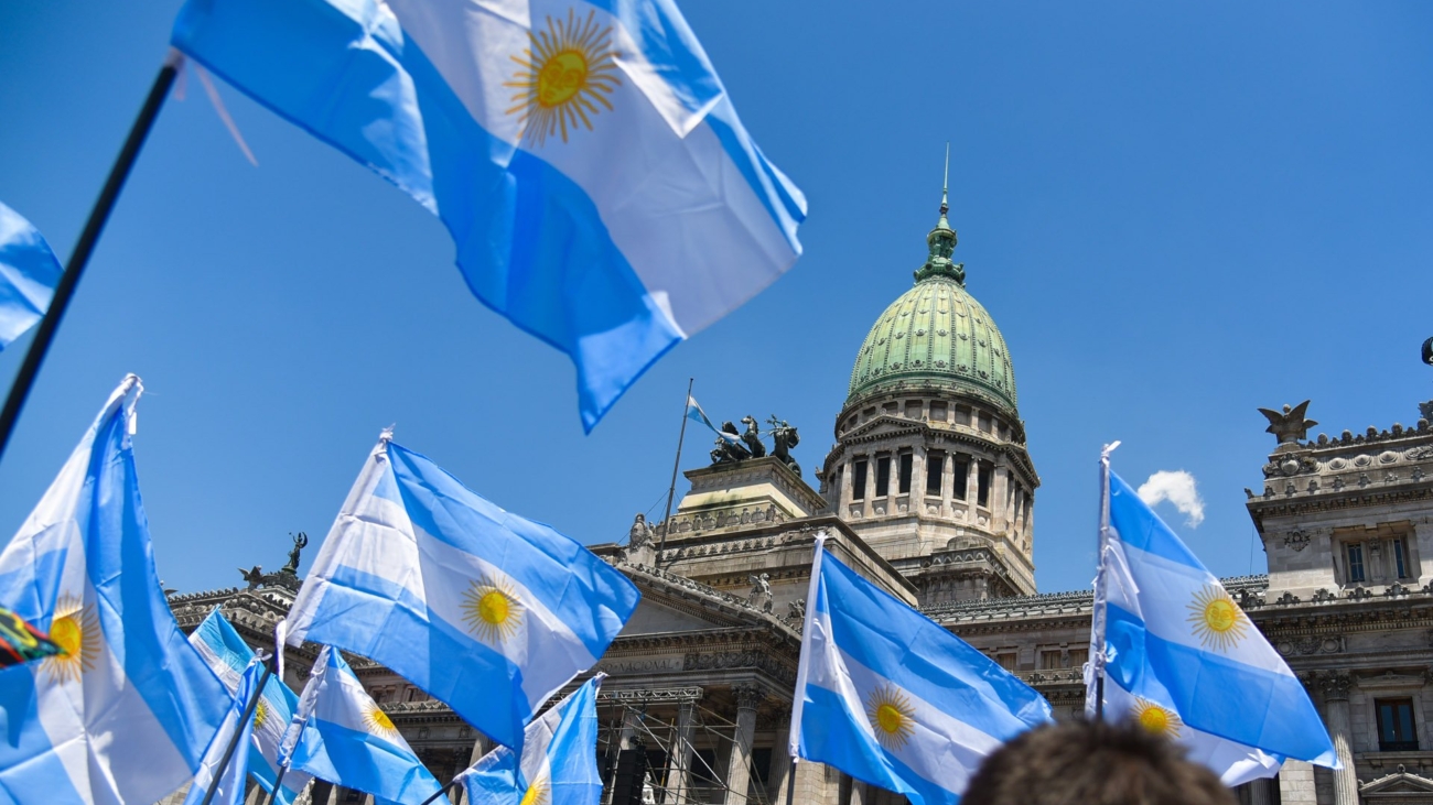 shutterstock_446725087-Argentina-flag