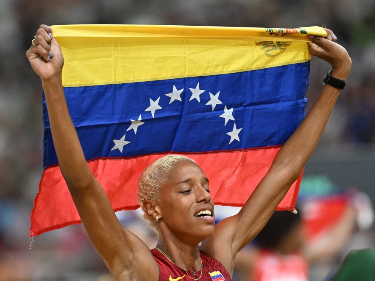 Budapest (Hungary), 25/08/2023.- Yulimar Rojas of Venezuela celebrates her victory after the final of women's triple jump of the World Athletics Championships in the National Athletics Centre in Budapest, Hungary, 25 August 2023. (Mundial de Atletismo, Triple salto, Hungría) EFE/EPA/Zsolt Czegledi HUNGARY OUT