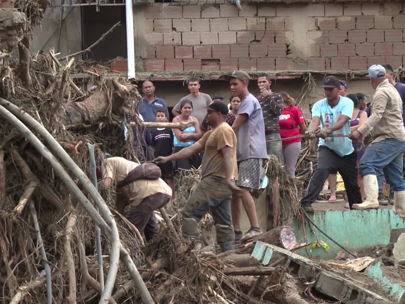 221010184624-venezuela-alerta-inundaciones-deslaves-fuertes-lluvias-aragua-00001130-full-169