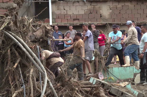 221010184624-venezuela-alerta-inundaciones-deslaves-fuertes-lluvias-aragua-00001130-full-169