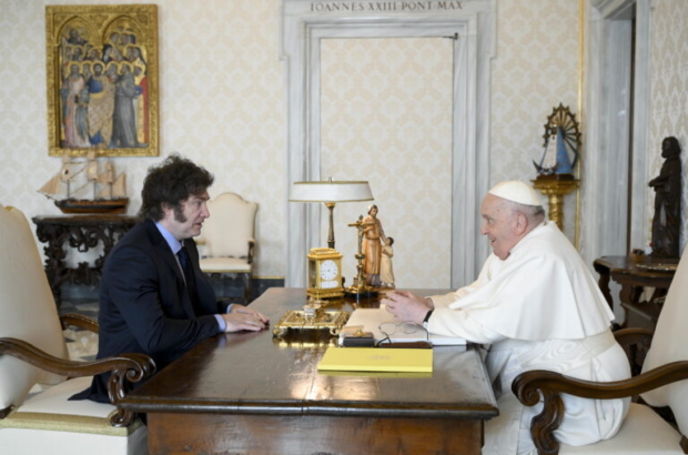 Vatican City (Vatican City State (holy See)), 12/02/2024.- A handout picture provided by the Vatican Media shows Pope Francis (R) receives Argentina's President Javier Milei (L), during an audience at the Vatican City, 12 February 2024. (Papa) EFE/EPA/VATICAN MEDIA HANDOUT HANDOUT EDITORIAL USE ONLY/NO SALES HANDOUT EDITORIAL USE ONLY/NO SALES