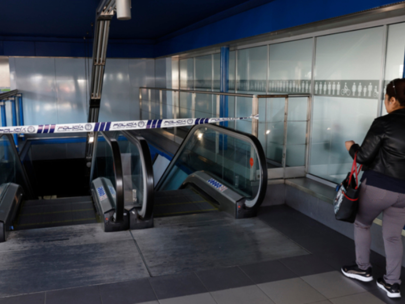 cortesia-acceso-cerrado-a-la-estacion-de-metro-de-plaza-de-castilla-de-madrid-40352