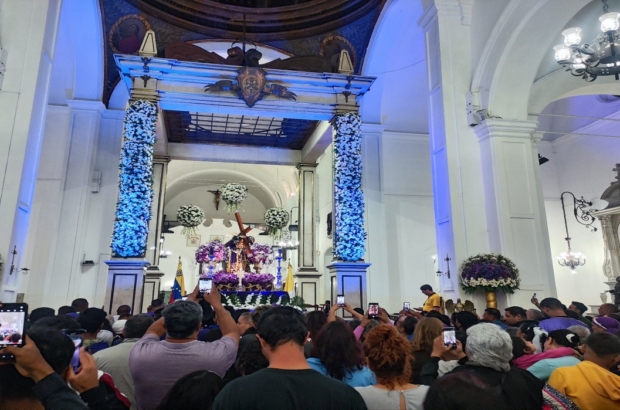 devotos-al-nazareno-de-san-pablo-145450