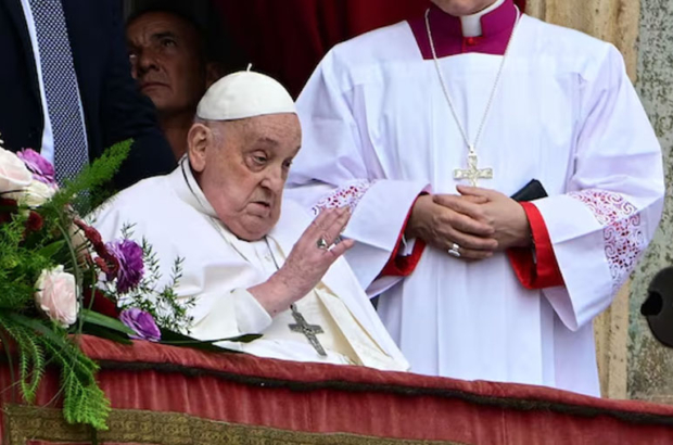 el-papa-francisco-reaparece-para-impartir-la-bendicion-urbi-et-orbi-39865