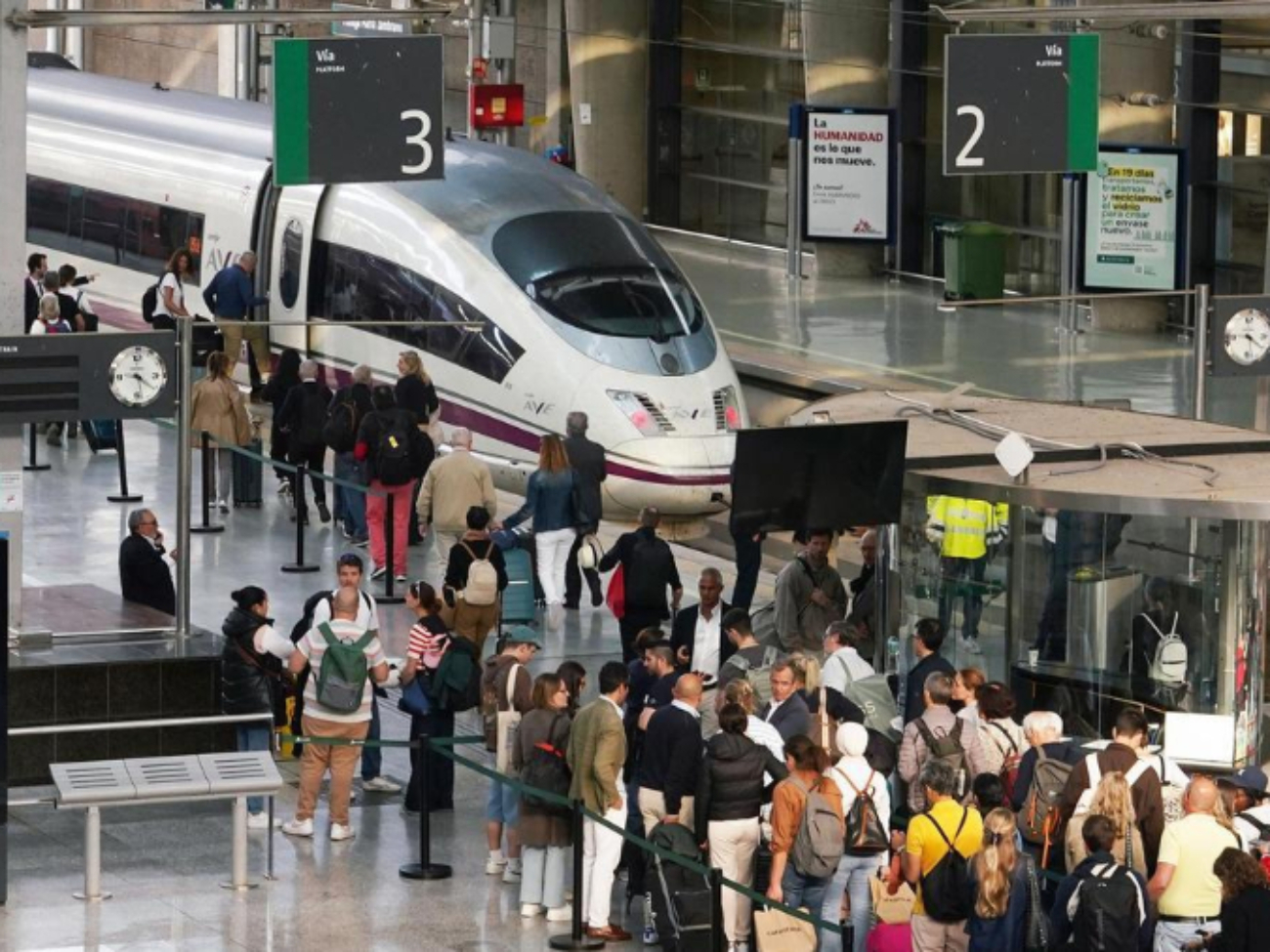 el-servicio-ferroviario-de-espana-recupera-el-funcionamiento-46-horas-despues-del-apagon-40520