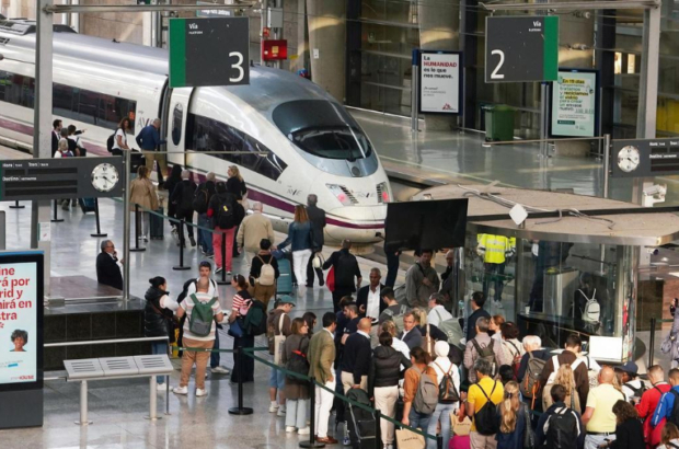 el-servicio-ferroviario-de-espana-recupera-el-funcionamiento-46-horas-despues-del-apagon-40520