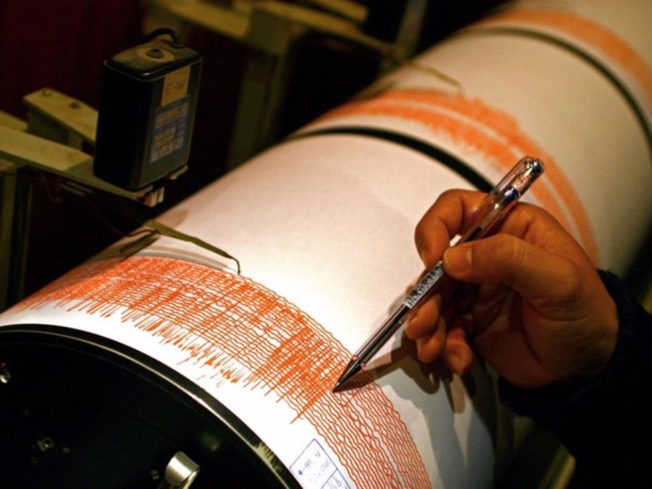 12/02/2007 Terremoto o seísmo en algún lugar remoto.

Un terremoto de magnitud 6,6 en la escala de Ritcher se ha registrado este martes por la noche en el océano Pacífico, a unos 245 kilómetros al sur de la costa de Panamá, tal y como indica el servicio geológico de Estados Unidos (USGS), sin que se reportaran daños ni heridos.

SOCIEDAD ESTADOS UNIDOS NORTEAMÉRICA INTERNACIONAL
NICOLAS ASFOURI/GETTYIMAGES
