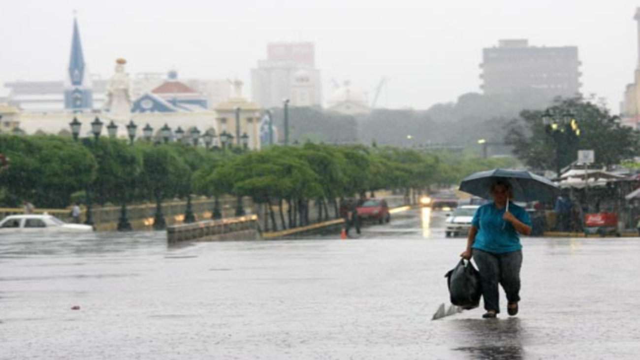 maracaibo-se-ve-impactada-por-cuatro-horas-de-fuertes-lluvias-40072