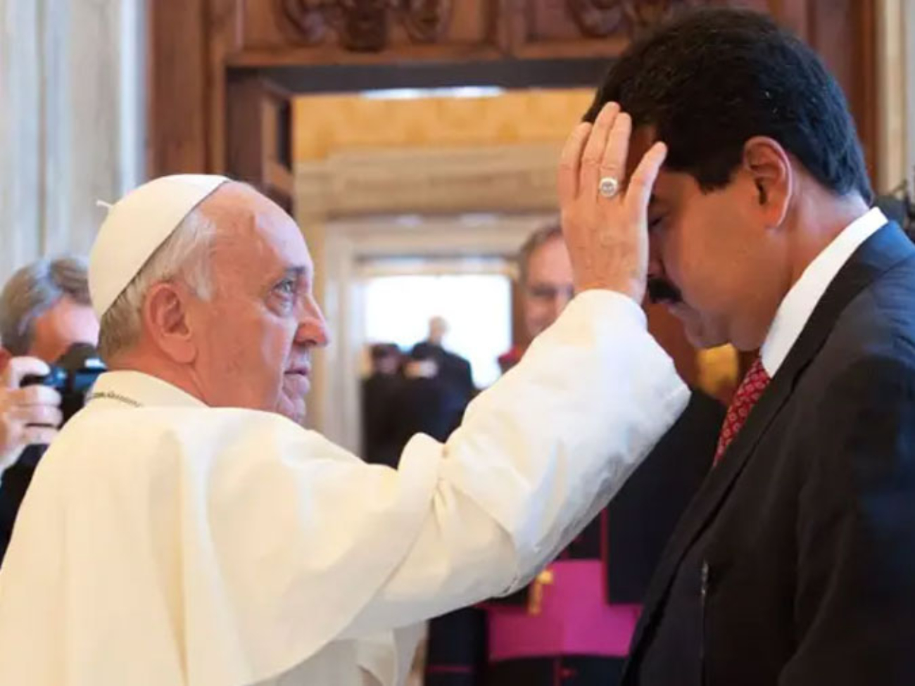 presidente-maduro-saluda-al-papa-francisco-por-los-10-anos-de-su-nombramiento-4134