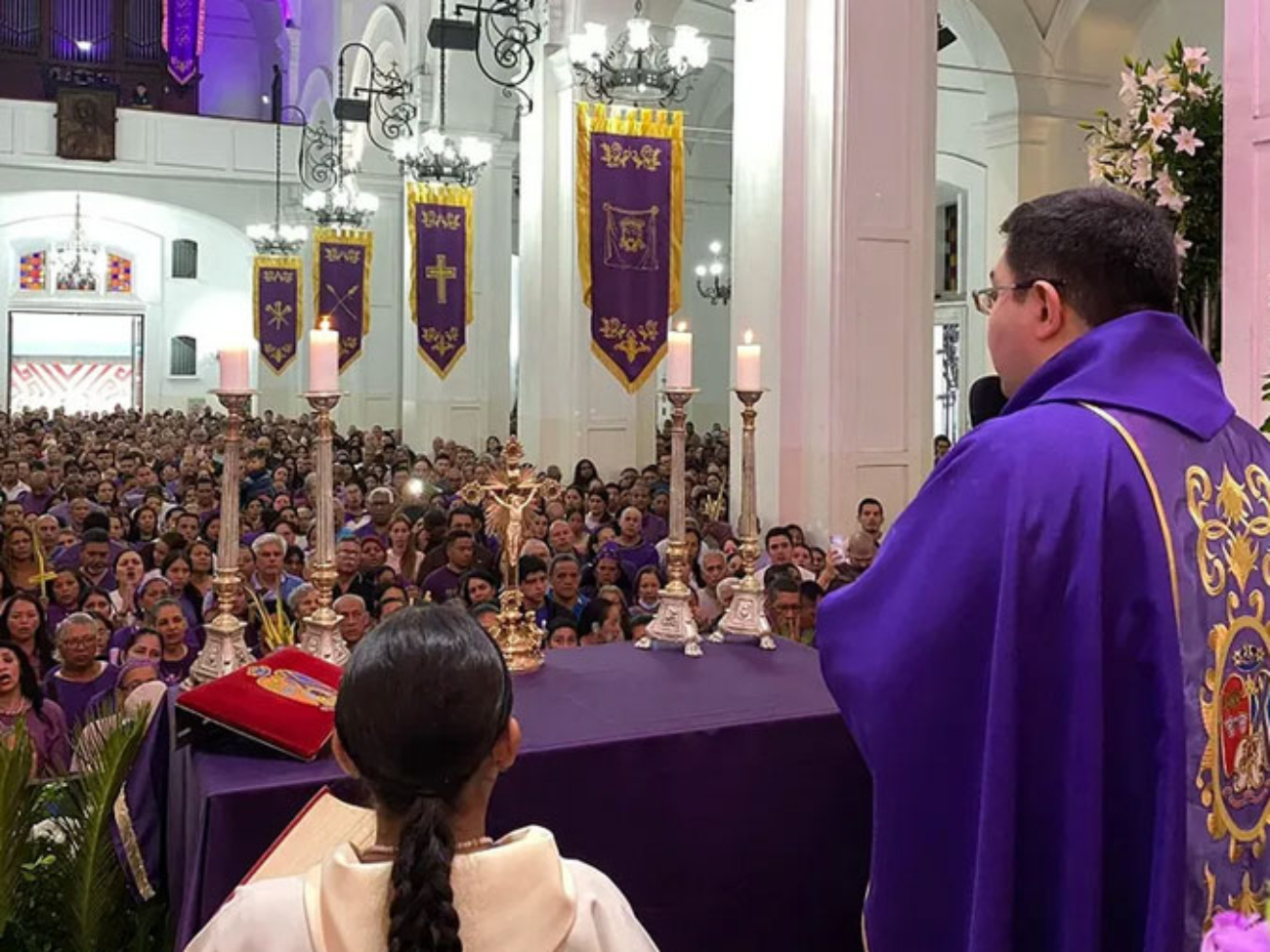 venezolanos-acuden-a-venerar-al-nazareno-de-san-pablo-39741