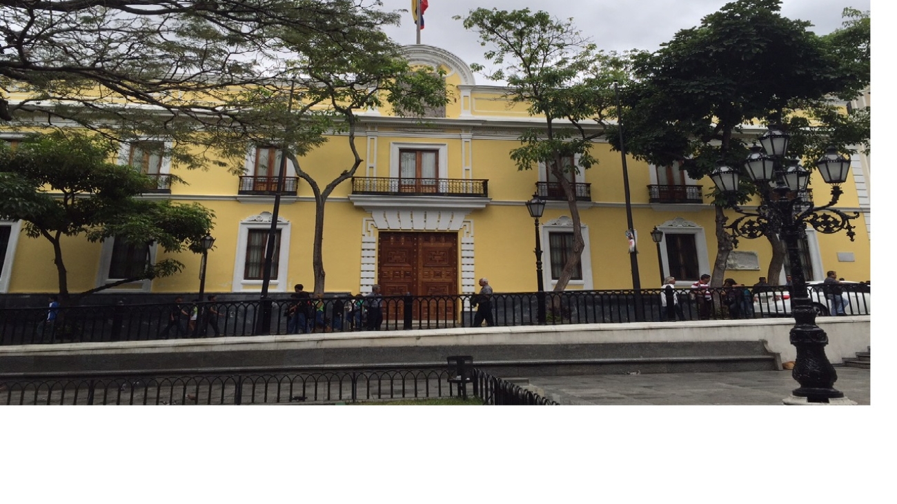 venezuela-expreso-su-condena-al-atentado-terrorista-que-este-sabado-se-cometio-contra-estacion-162236 (1)