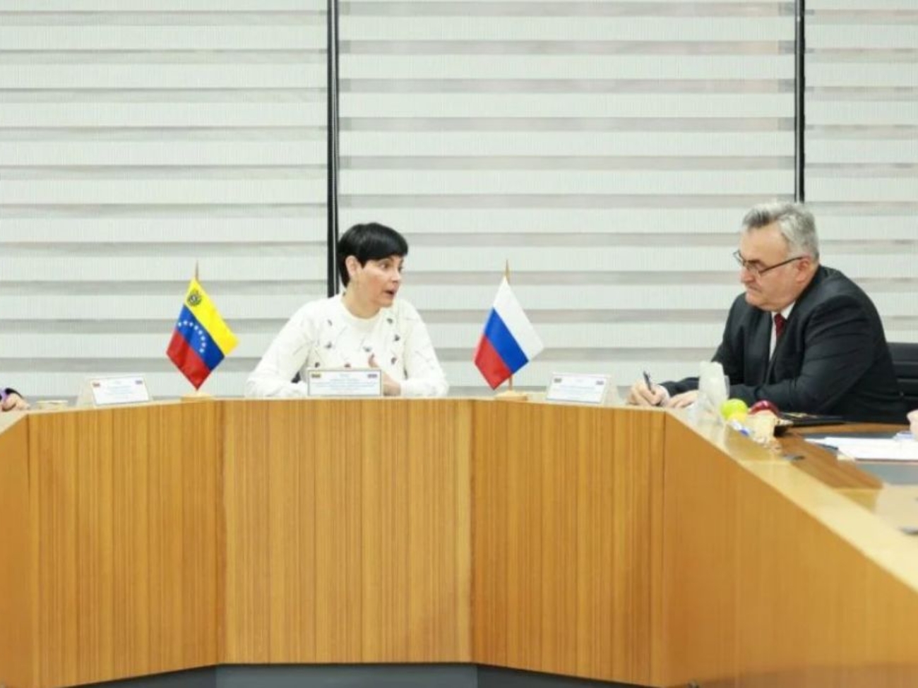 venezuela-y-rusia-revisan-agenda-de-cooperacion-cientifica-tecnologica-y-aeroespacial-172506
