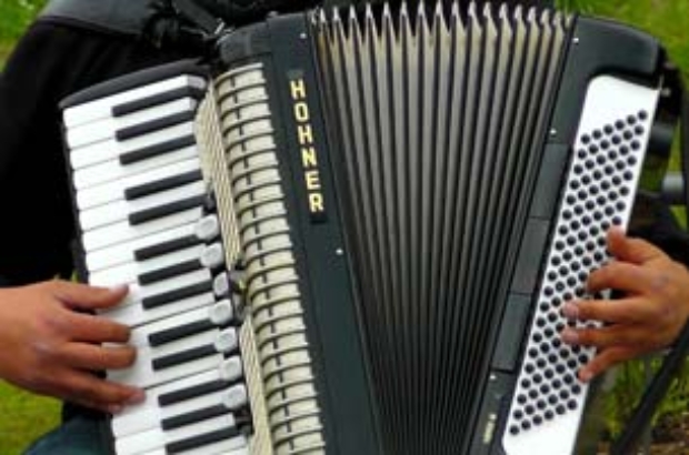 05-06_dia-mundiaal-acordeon