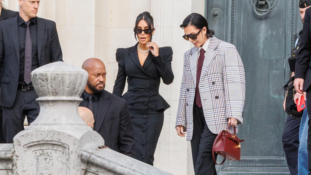 Paris (France), 13/05/2025.- US celebrity Kim Kardashian leaves the Paris Courthouse after testifying as part of the trial against suspects in the 2016 armed robbery against her, in Paris, France, 13 May 2025. US celebrity Kardashian testified at Paris court in the trial against 10 suspects accused of stealing jewelry valued at millions during her stay at an apartment in the October 2016 Paris Fashion Week. (Moda, Francia) EFE/EPA/SADAK SOUICI