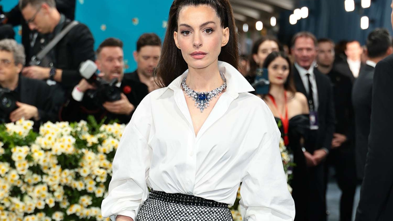 Anne-Hathaway