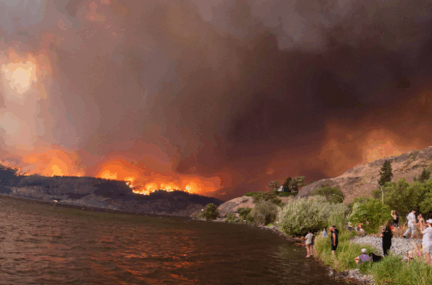 Incendio-Canada-747x420