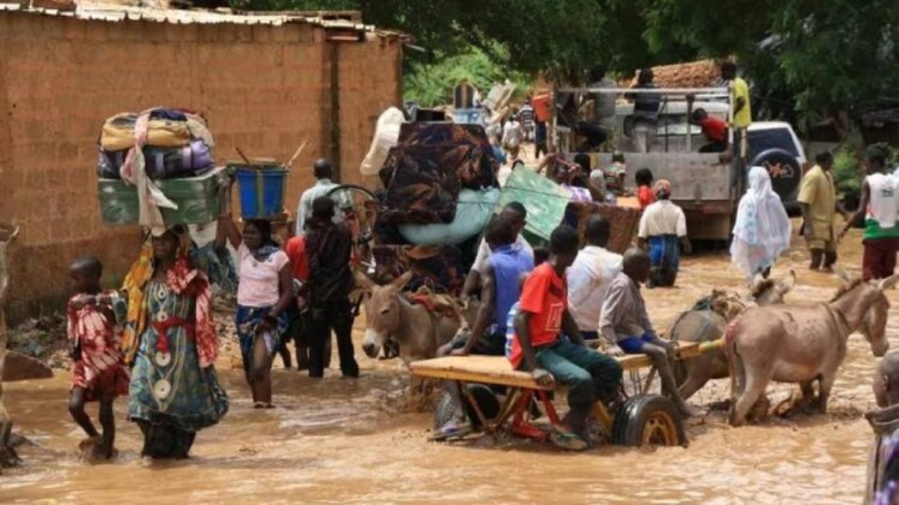 Sube-a-158-el-numero-de-muertos-por-las-graves-inundaciones-en-el-oeste-de-Nigeria-1-747x420