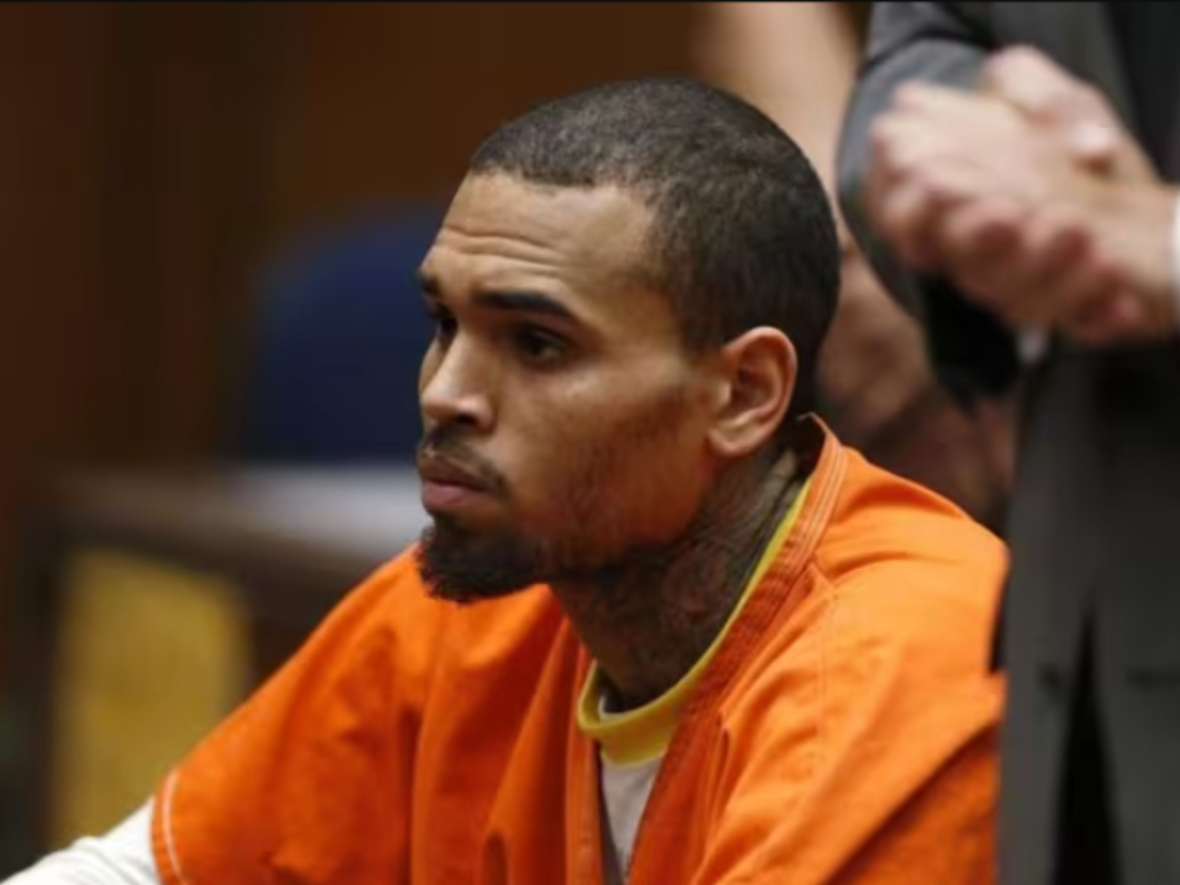 arrestan-a-chris-brown-en-manchester-por-presuntamente-golpear-a-un-hombre-con-una-botella-41548