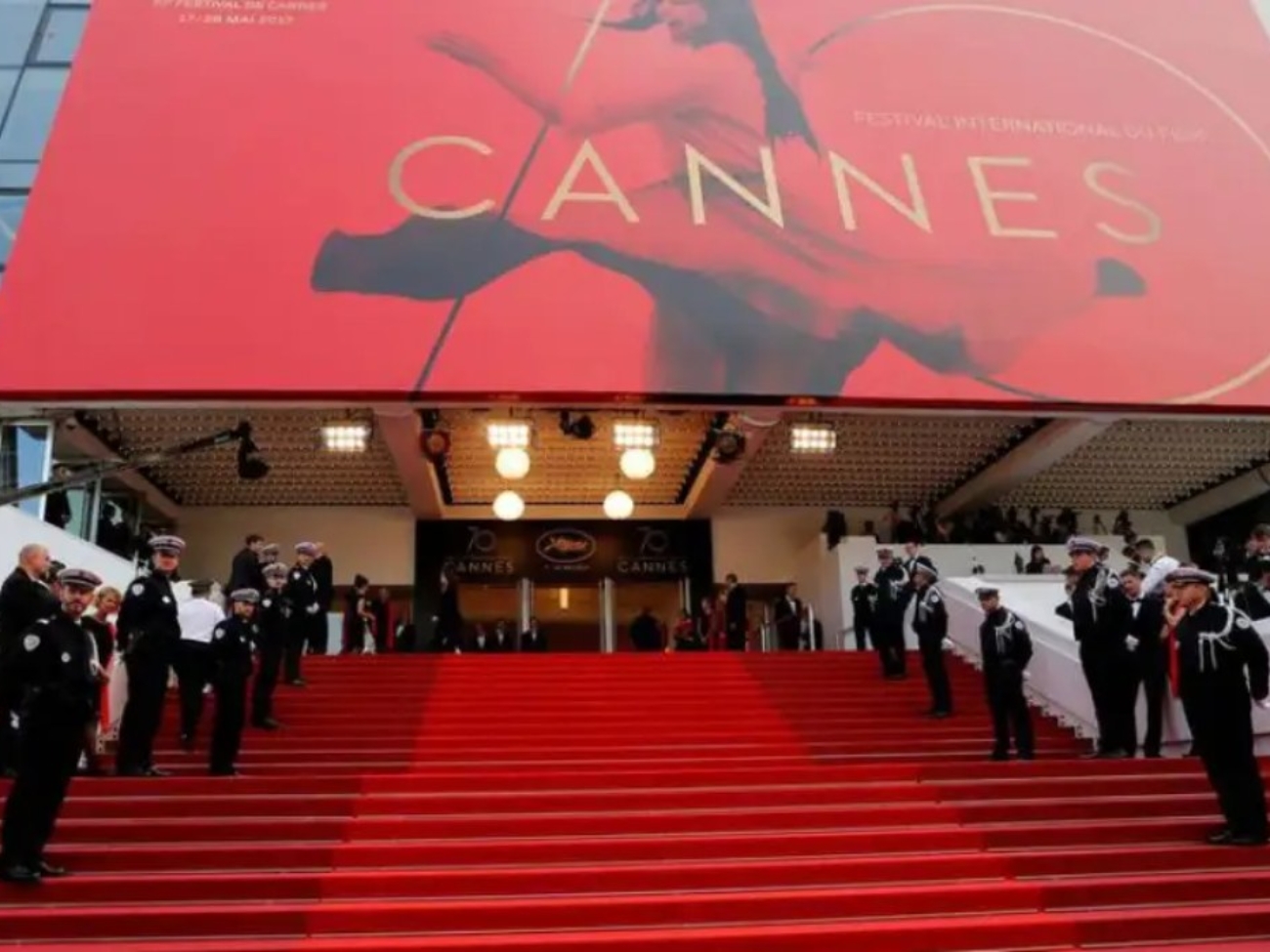 cannes-supera-un-gran-apagon-y-se-prepara-para-la-gala-de-la-palma-de-oro-176208