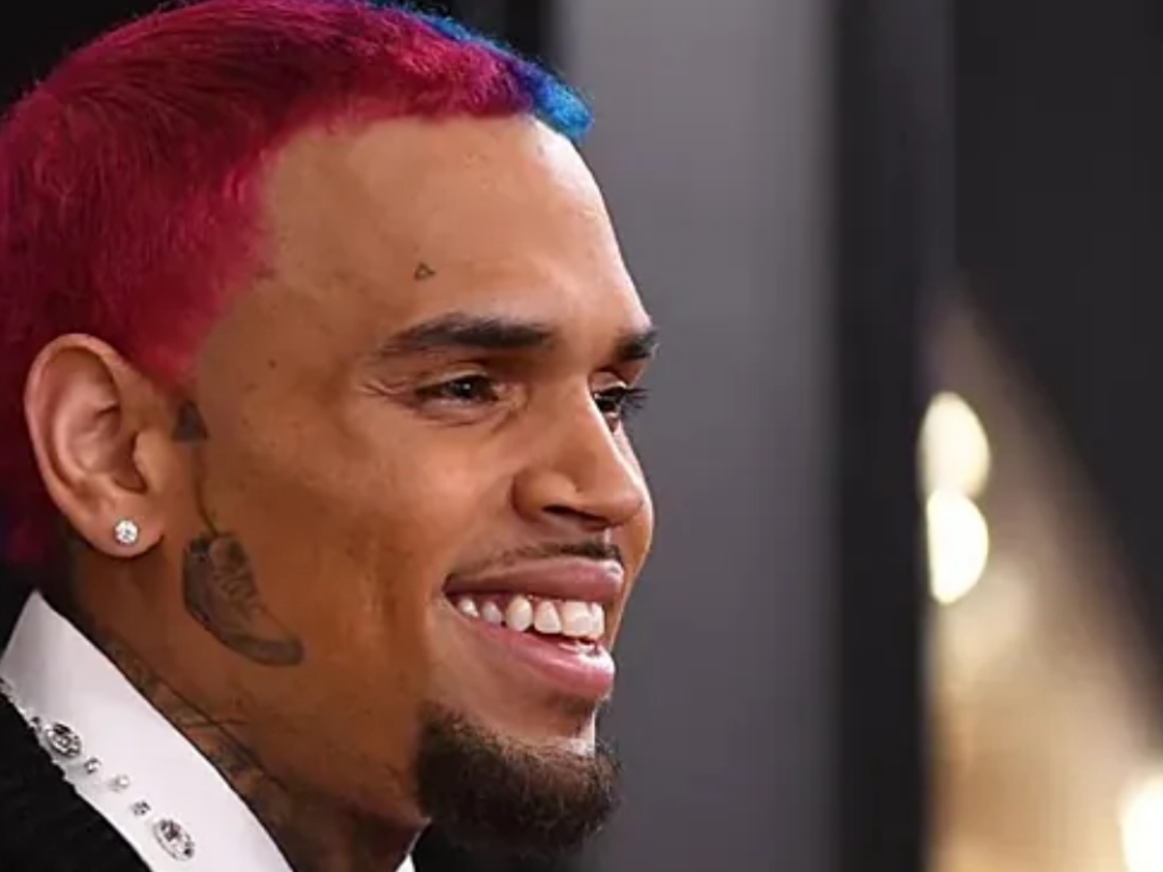 chris-brown-quedo-en-libertad-bajo-fianza-tras-ser-acusado-de-agresion-grave-175934