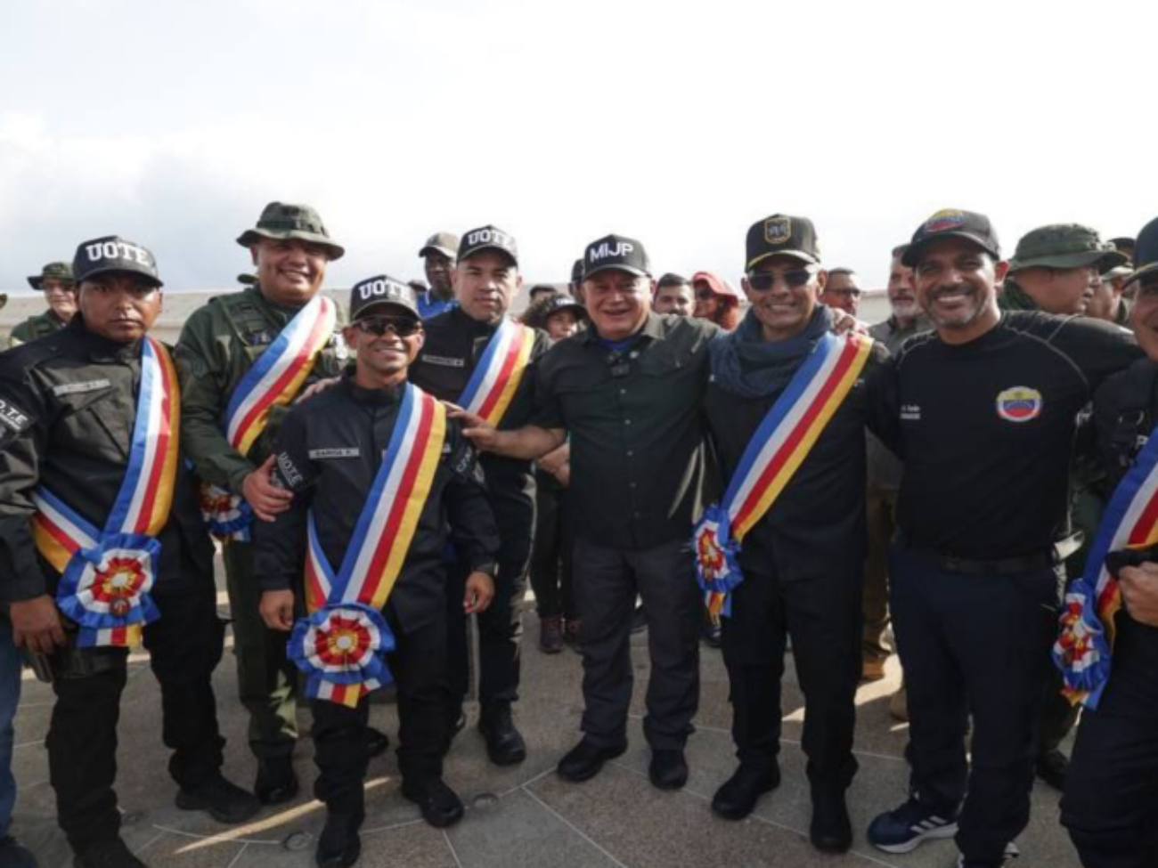 condecoracion-de-la-operacion-negro-primero-40682