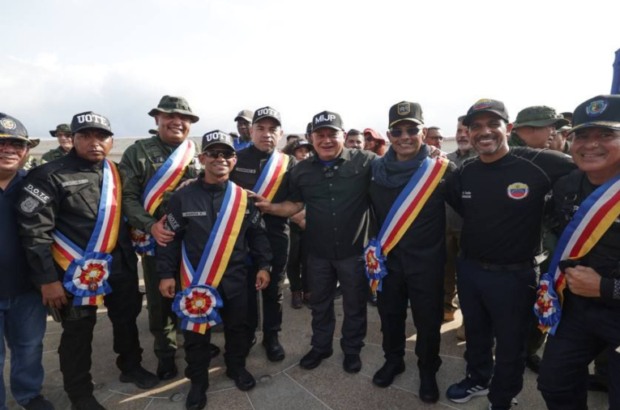 condecoracion-de-la-operacion-negro-primero-40682