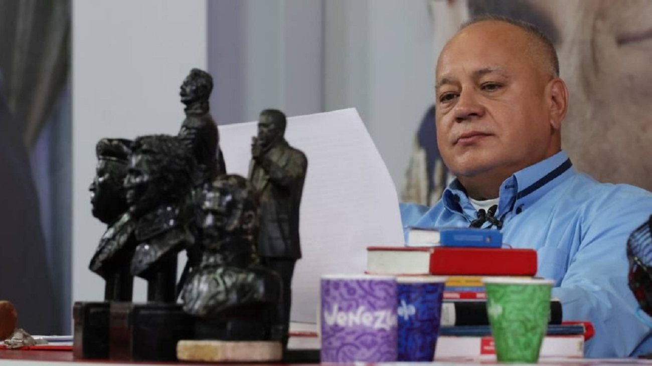 conductor-del-programa-con-el-mazo-dando-diosdado-cabello-rondon-174873