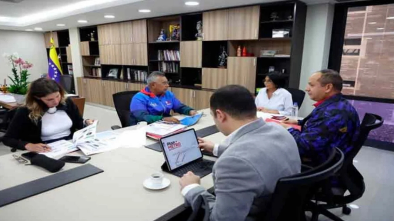 delcy-rodriguez-reviso-avances-del-plan-metro-se-mueve-contigo-176514