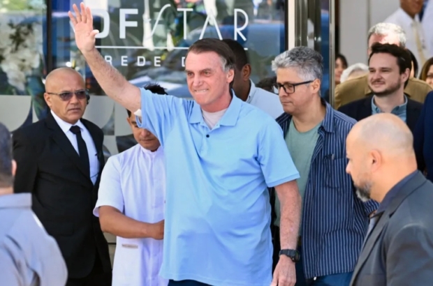 exmandatario-jair-bolsonaro-sale-del-hospital-tras-tres-semanas-de-ser-operado-40751