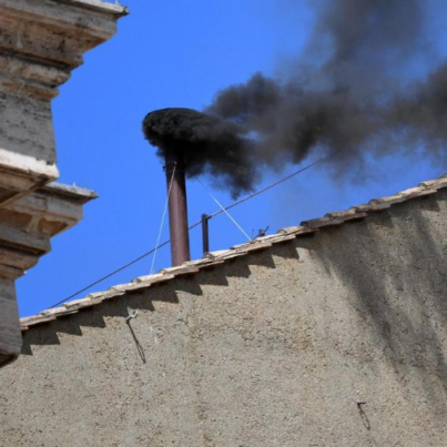 fumata-negra-no-se-ha-elegido-un-papa-tras-tercera-votacion-en-el-conclave-41041