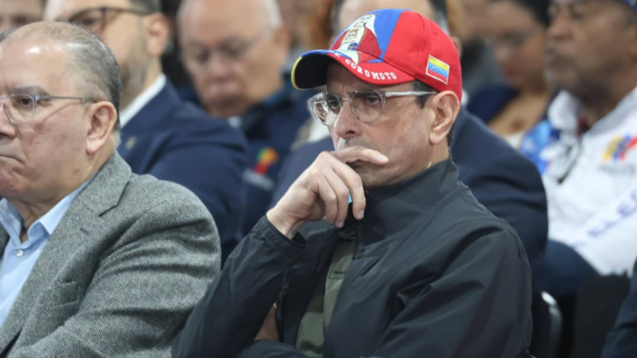henrique-capriles-en-el-cne-cortesia-42272