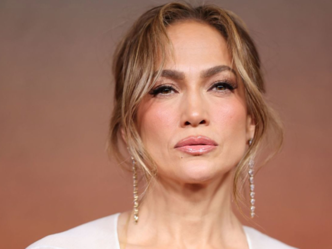 jennifer-lopez-se-ausenta-en-el--met-gala-2025-conoce-las-razones-detras-de-su-falta-40978