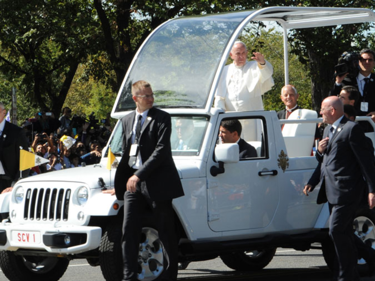 papa-francisco-en-el-papamovil-40786