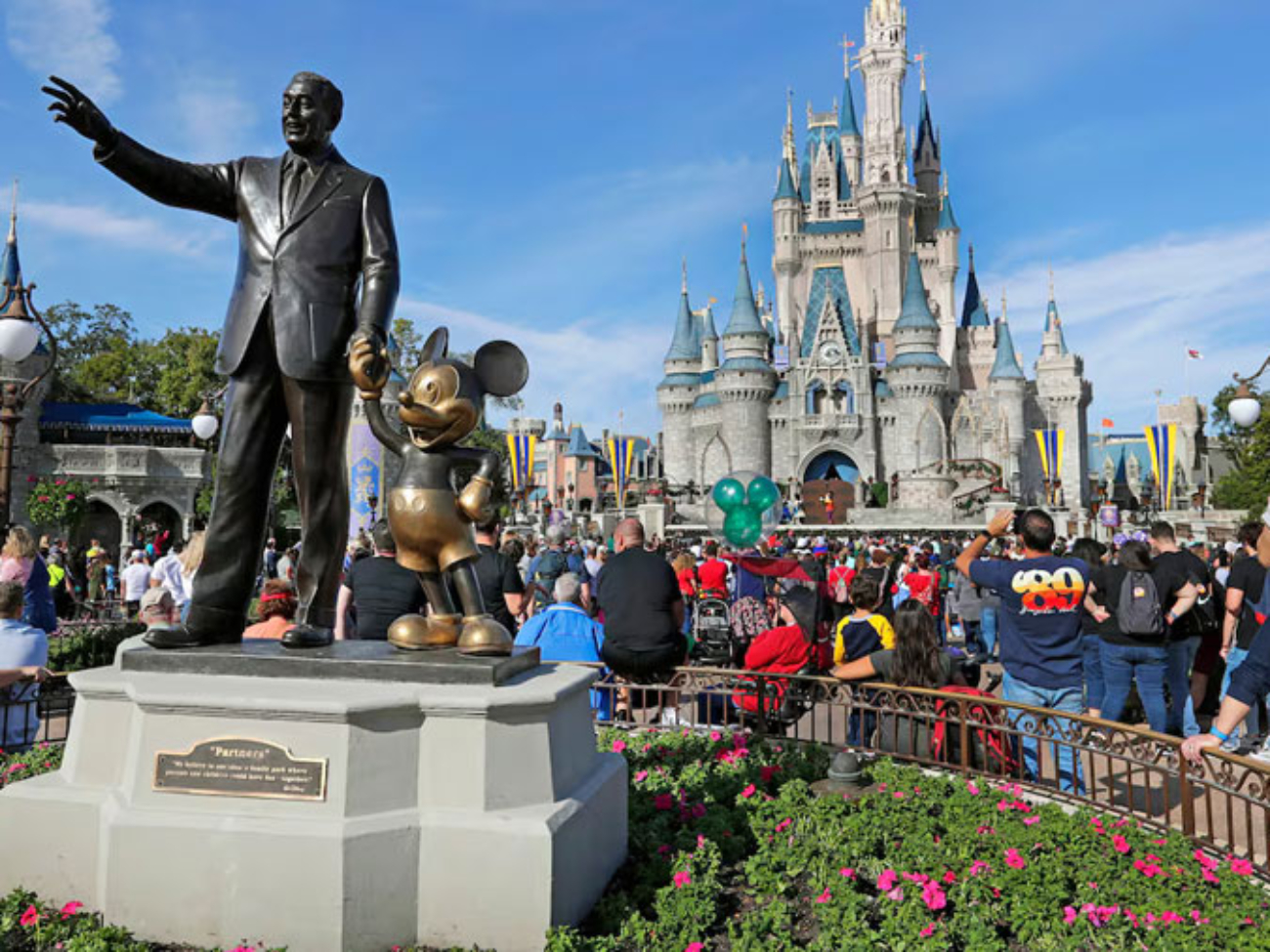 trabajadores-demandan-a-disney-por-obligarlos-a-mudarse-a-florida-23881