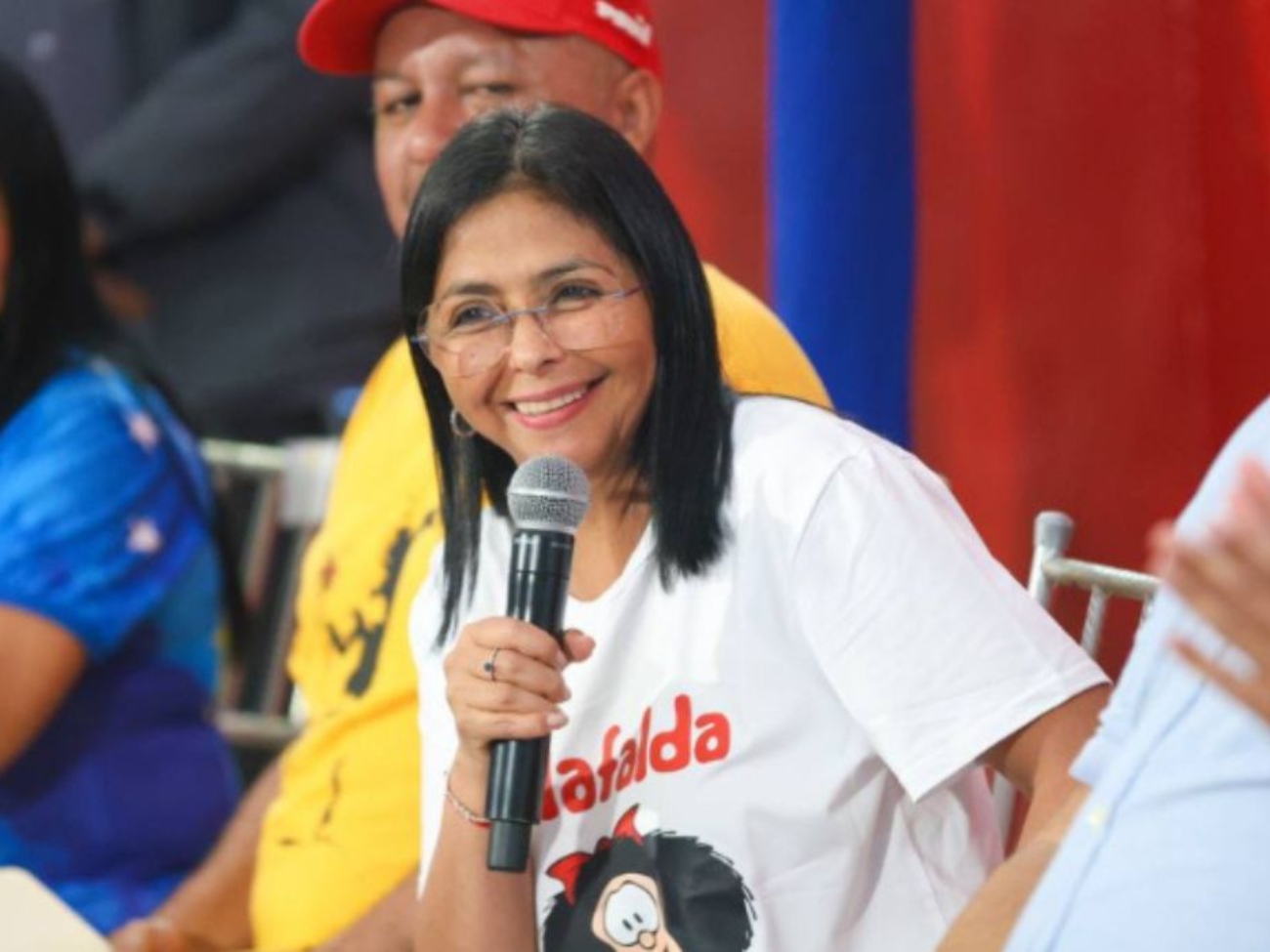 vicepresidenta-delcy-rodriguez-resalto-el-papel-de-las-comunas-en-la-defensa-de-la-democracia-175870
