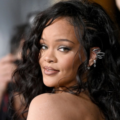 video-rihanna-vuelve-a-la-musica-con-la-banda-sonora-de-los-pitufos-41557