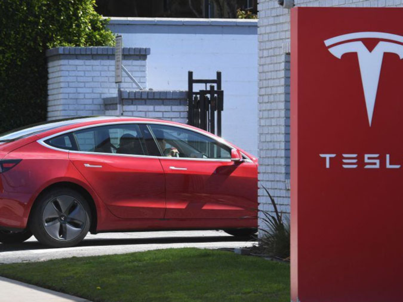 aumentan-las-ventas-de-tesla-en-china-y-los-pedidos-superan-la-subida-de-precios-15122
