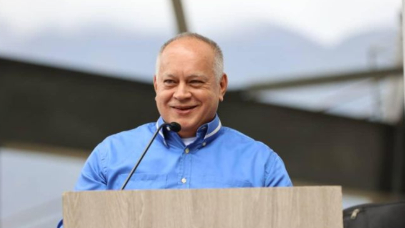 cortesia-diosdado-cabello-durante-la-juramentacion-de-arnaldo-sanchez-gobernador-de-merida-42625