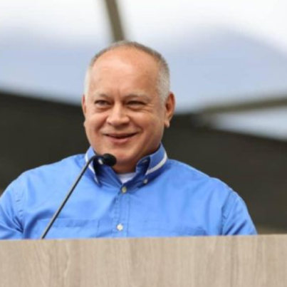 cortesia-diosdado-cabello-durante-la-juramentacion-de-arnaldo-sanchez-gobernador-de-merida-42625