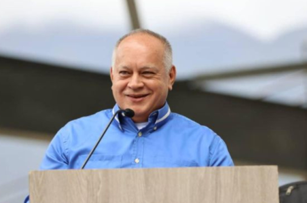 cortesia-diosdado-cabello-durante-la-juramentacion-de-arnaldo-sanchez-gobernador-de-merida-42625