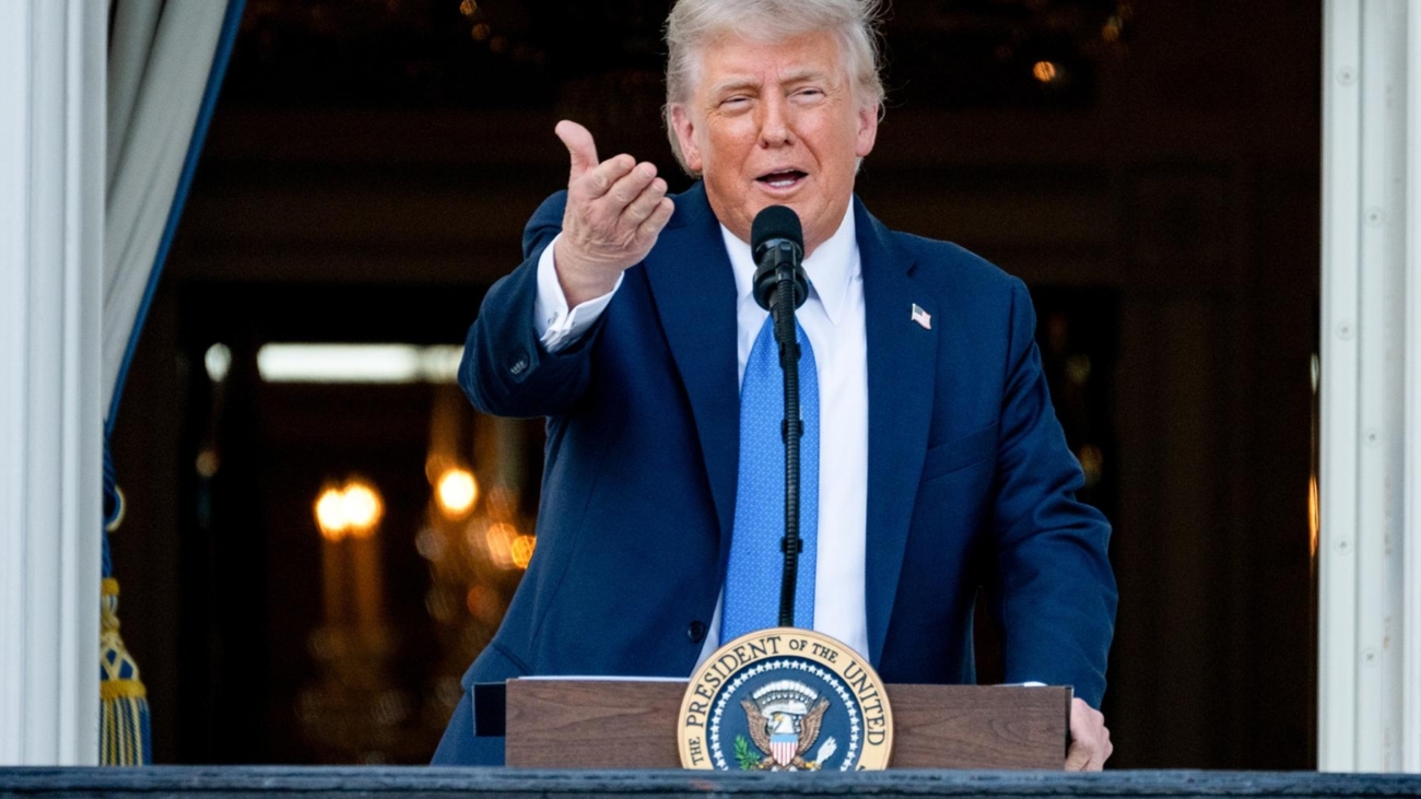 Washington (United States of America), 04/06/2025.- US President Donald Trump speaks during a Summer soiree on the South Lawn of the White House in Washington, DC, USA, on 04 June 2025. EFE/EPA/Eric Lee / POOL