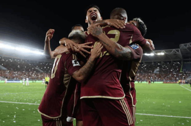 emocionante-victoria-de-venezuela-ante-peru-1-0-se-mantiene-el-sueno-mundialista-38644